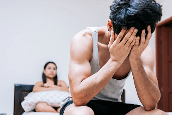 Nam giới đang gặp vấn đề về yếu sinh lý