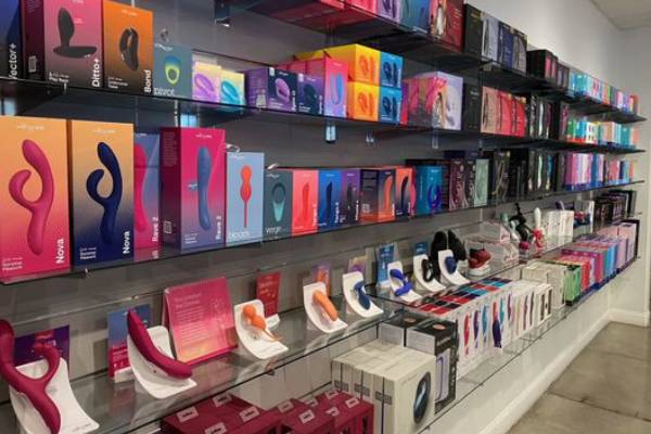 Cửa hàng "đồ chơi người lớn" LoveStore Cửa hàng "đồ chơi người lớn" LoveStore