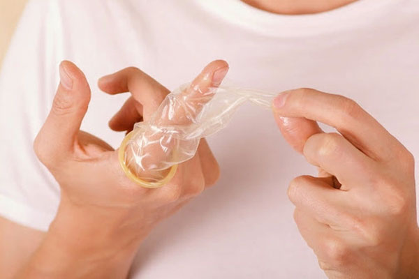 Bao cao su bị rách vẫn có thể xảy ra nếu không được sử dụng đúng cách Bao cao su bị rách vẫn có thể xảy ra nếu không được sử dụng đúng cách