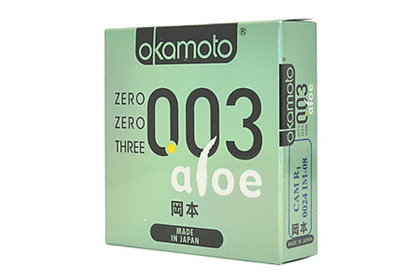 Okamoto 003 Aloe được bổ sung tinh chất lô hội tự nhiên giúp cấp ẩm và làm mịn da Okamoto 003 Aloe được bổ sung tinh chất lô hội tự nhiên giúp cấp ẩm và làm mịn da